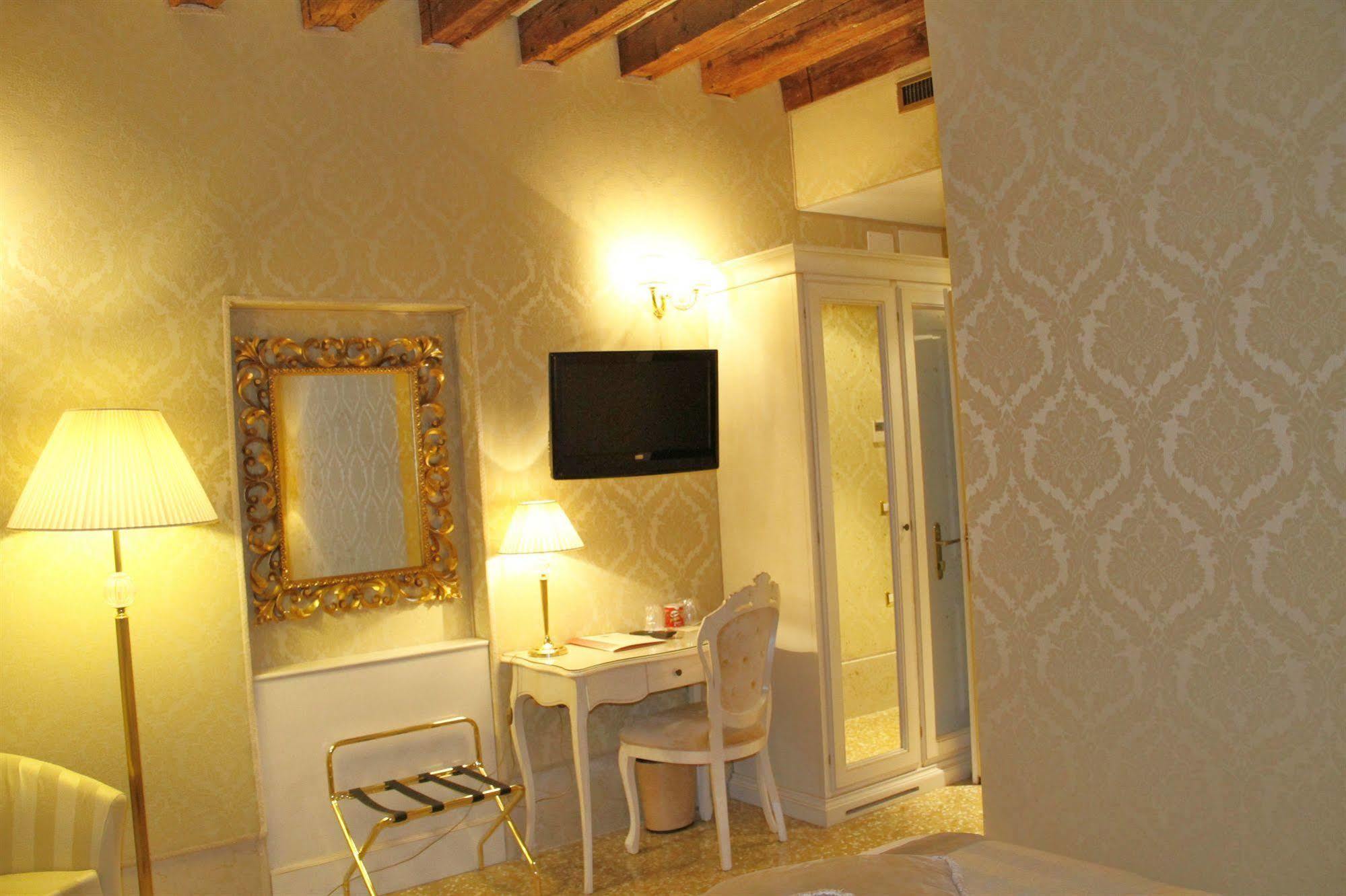 Hotel Al Duca Di Venezia Exterior foto